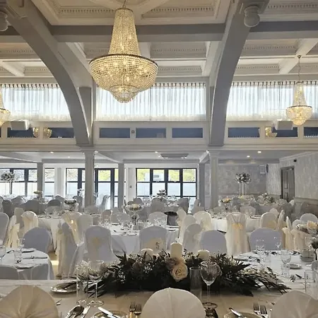 Ballyliffin Hotel מלון 3*