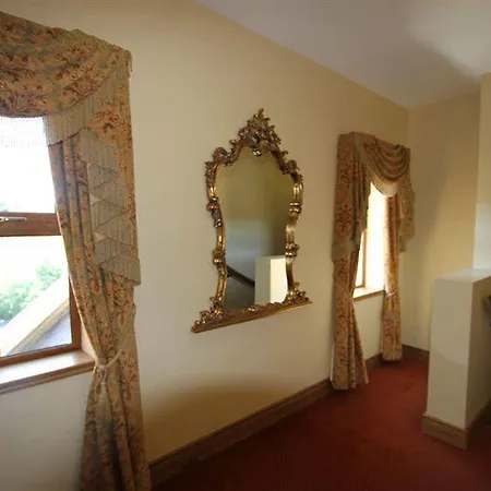 Ballyliffin Hotel מלון